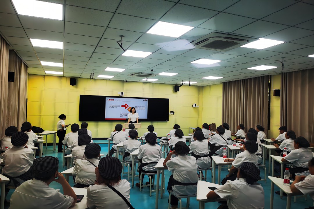 pp电子餐饮集团开展2023年度秋季学期开学前食堂事情职员专项培训