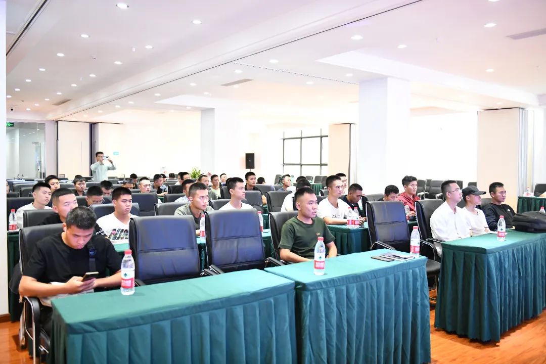戎耀归绵不退志 职场扬帆再启航 ——pp电子餐饮集团退役武士岗位宣讲活动